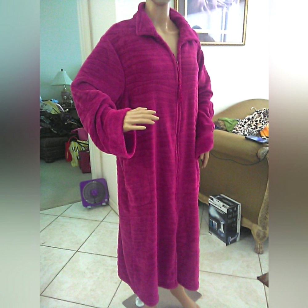 Lk. New Miss Elaine Fuchsia Plush Robe Sz XL Zip Up Luxurious SOFT Single Tassel - Picture 11 of 11